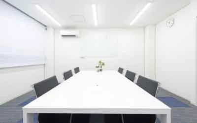 レゾナンスの会議室
