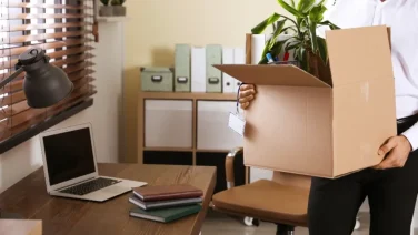 個人事業主が住所変更するには?手続きや自宅住所を使いたくないときの対策を解説!