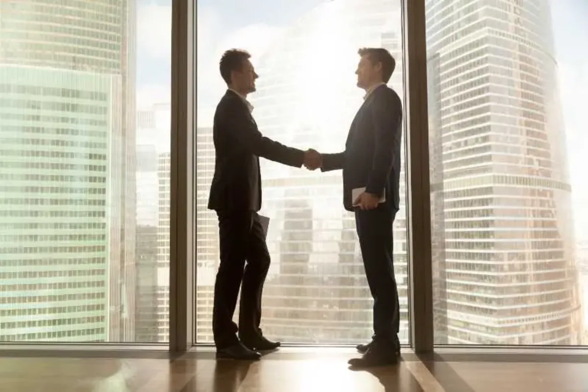 会社の立ち上げメンバーは何人が適切？人数ごとのメリットやメンバーの探し方