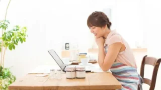 主婦が個人事業主になるには？メリットや注意点、おすすめの仕事を紹介！