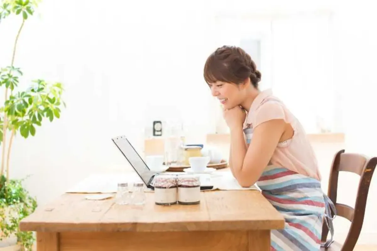 主婦が個人事業主になるには？メリットや注意点、おすすめの仕事を紹介！