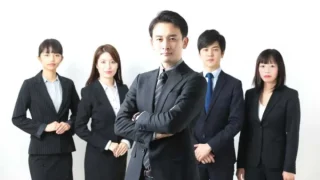役員報酬と給与はどう違う？相場や決め方、損金にできる役員報酬の種類