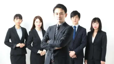 役員報酬と給与はどう違う?相場や決め方、損金にできる役員報酬の種類