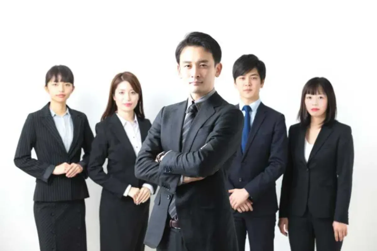 役員報酬と給与はどう違う？相場や決め方、損金にできる役員報酬の種類