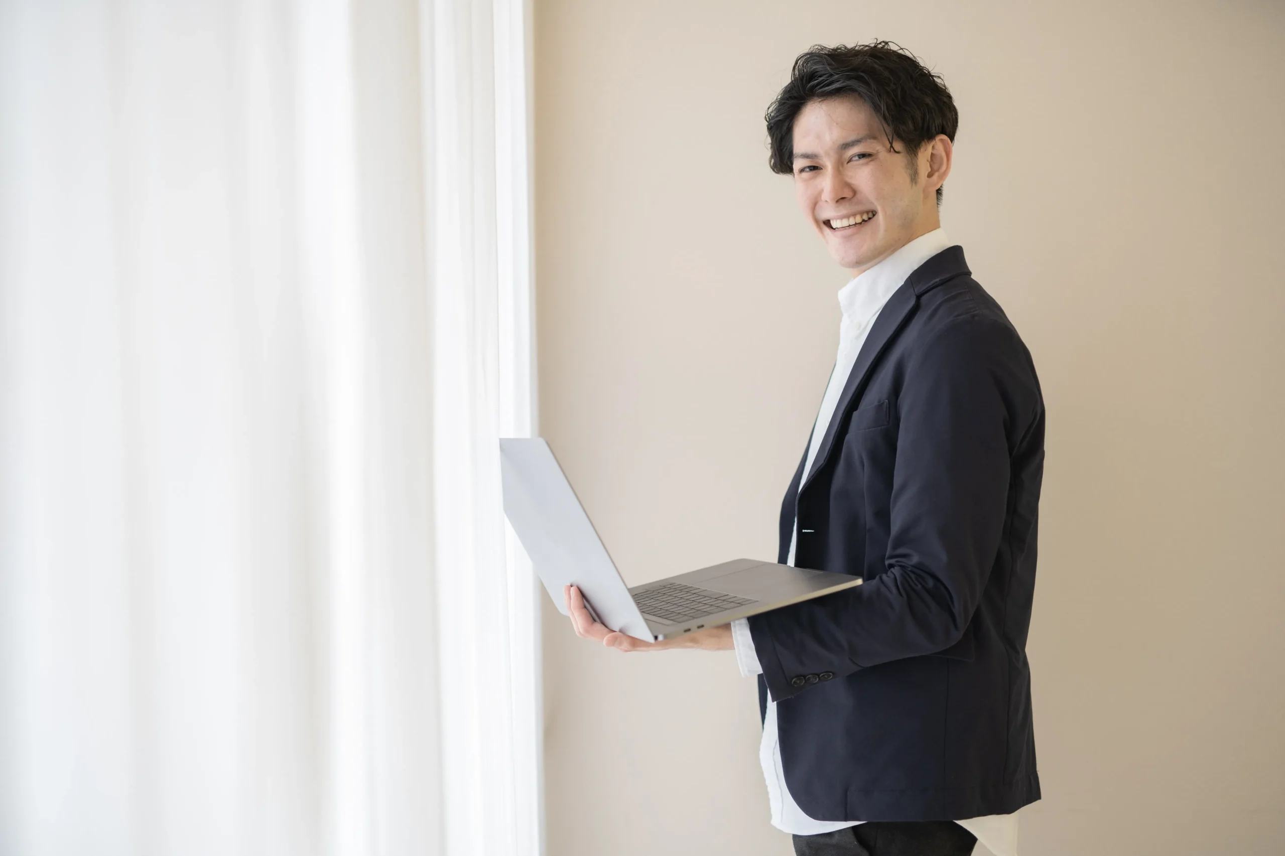 個人事業主にバーチャルオフィスはおすすめ？メリットや使い方、開業届・納税地を解説