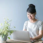 主婦がお小遣い稼ぎできる副業とは？自宅で始めやすい仕事や注意点を解説